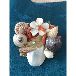 Vintage Seashell Beads Flower Brooch Gold Tone Brooch